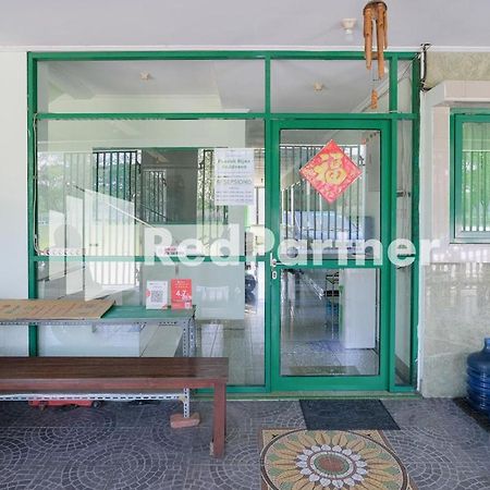 Pondok Hijau Syariah Mitra Reddoorz At Citraland Surabaya Exterior photo
