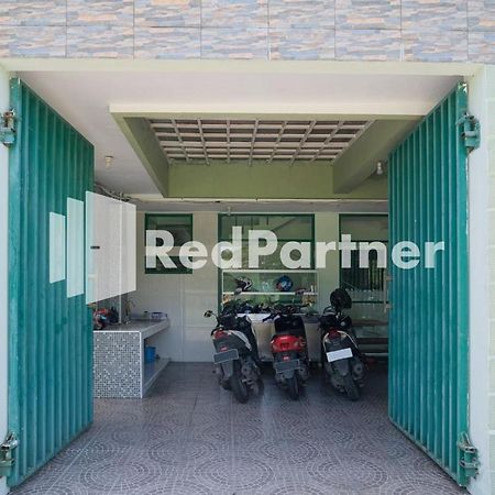Pondok Hijau Syariah Mitra Reddoorz At Citraland Surabaya Exterior photo