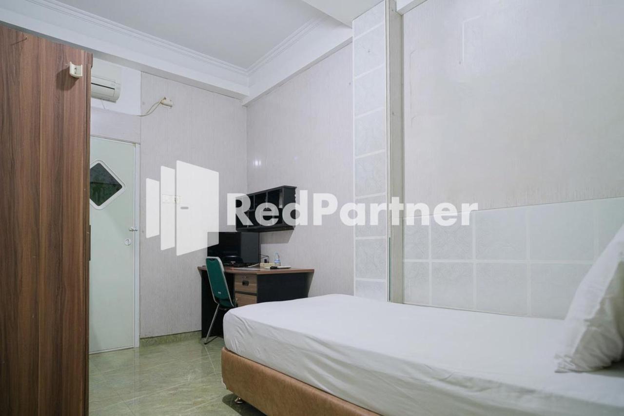 Pondok Hijau Syariah Mitra Reddoorz At Citraland Surabaya Exterior photo