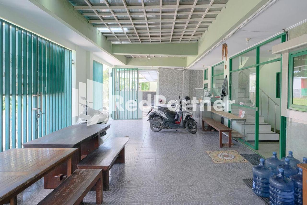 Pondok Hijau Syariah Mitra Reddoorz At Citraland Surabaya Exterior photo